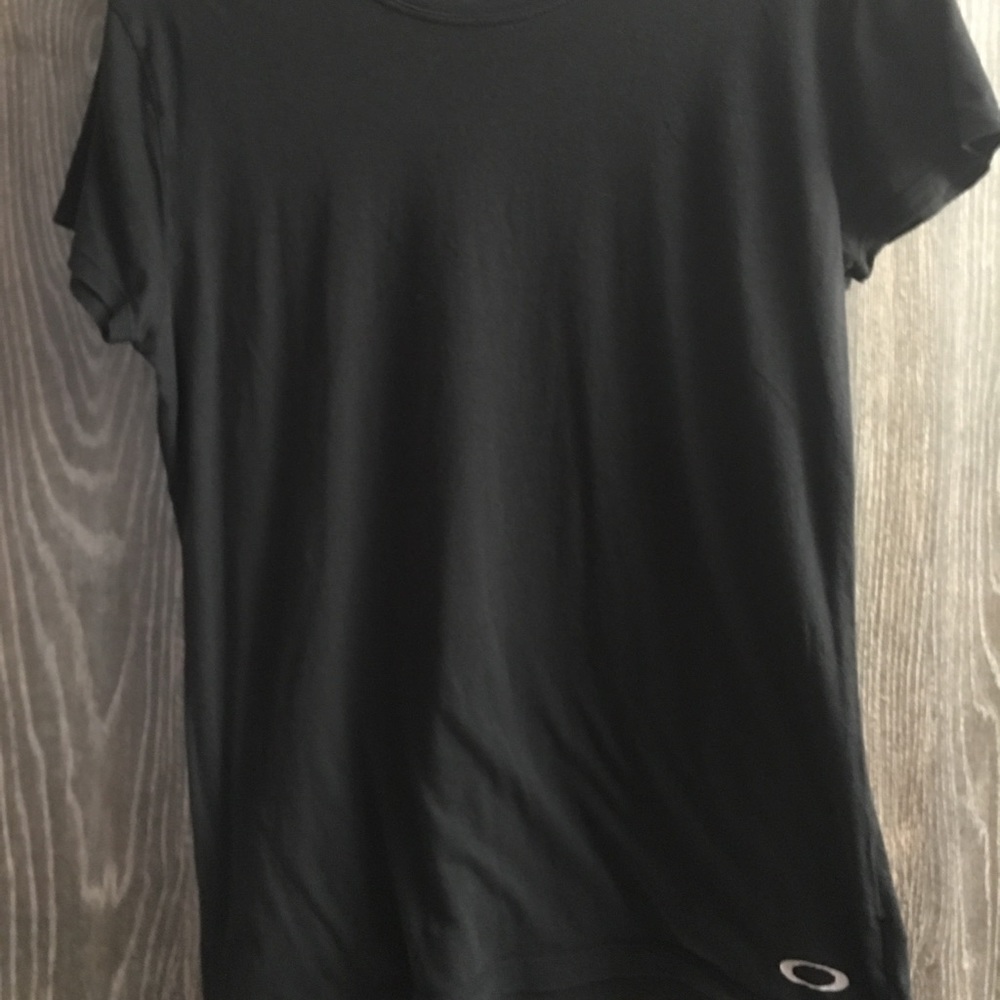 Oakley top